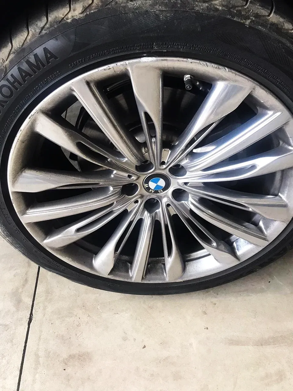 Roda BMW de raios múltiplos diamantada